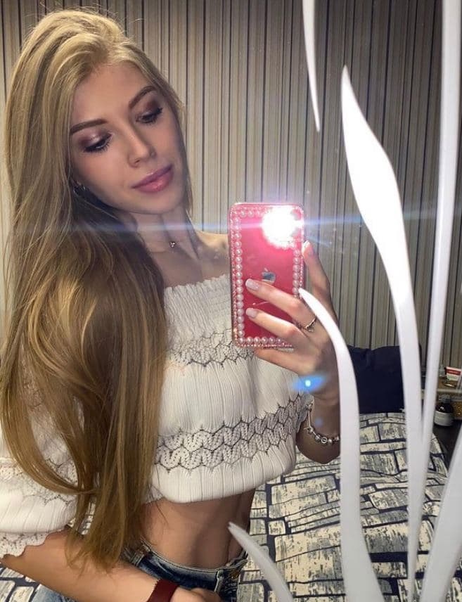 🎥 Карина привлекальеная девушка из Красногорска цена от 8000 руб