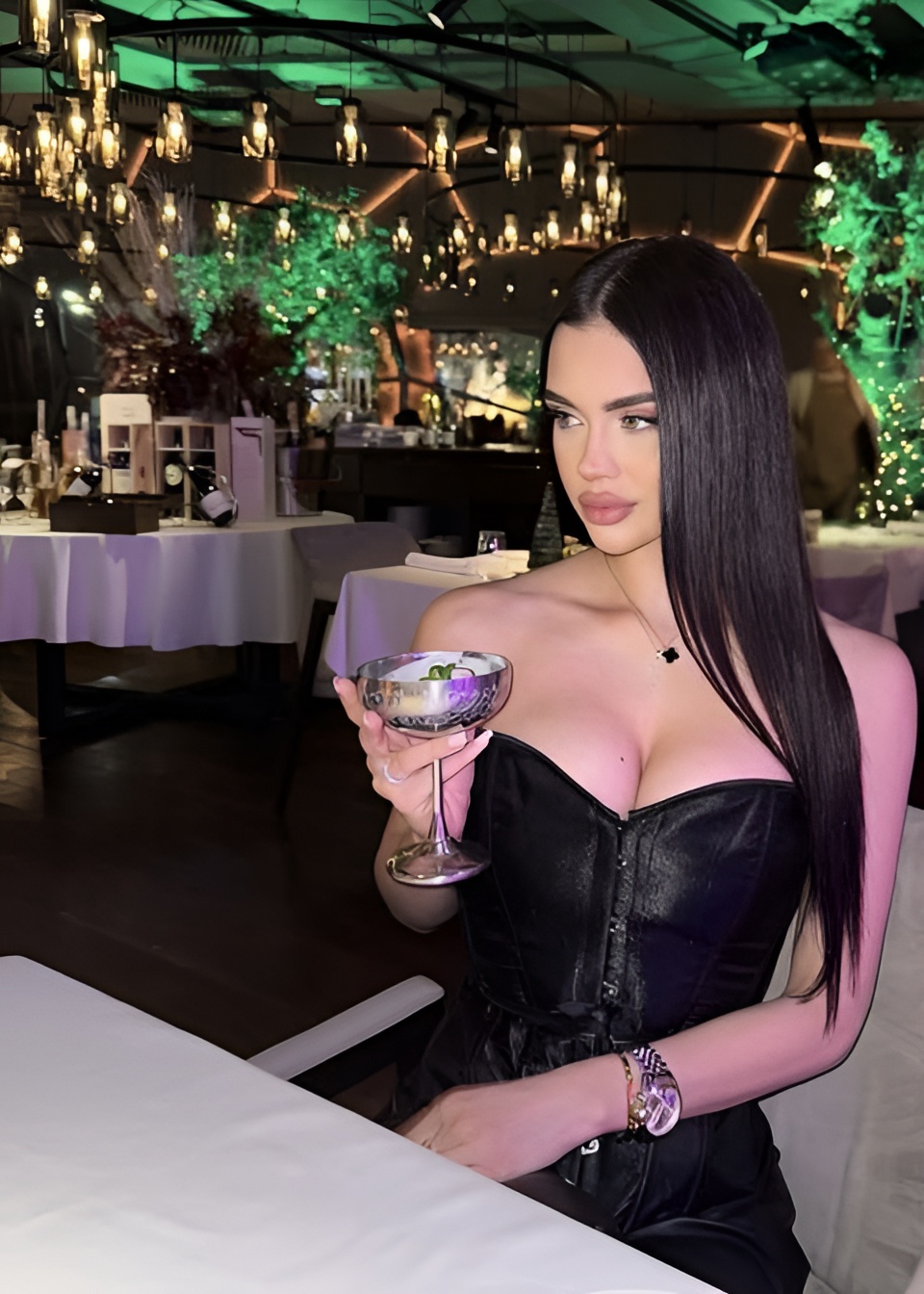 Индивидуалка МАЛЛИНА, доступна для личного знакомства от 18000 руб