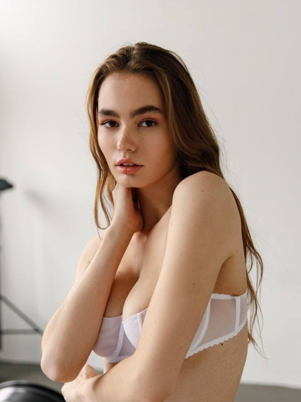 Маринка привлекательная девушка из Красногорска цена от 6000 руб